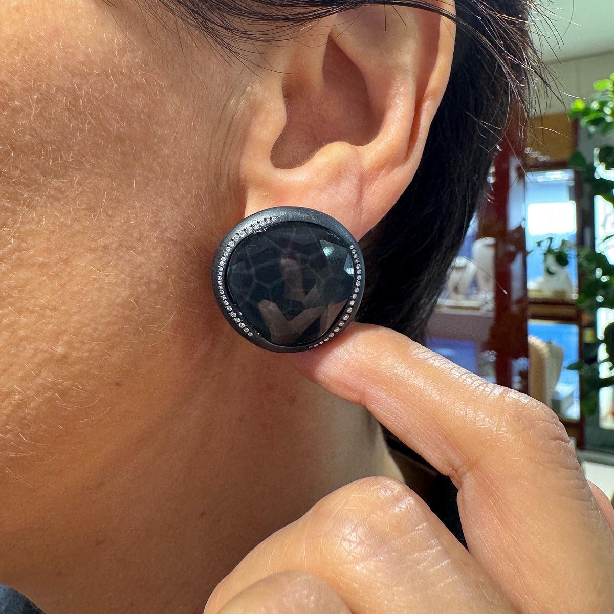 Orecchini Enchantè Titanio, Diamanti, Onice e Cristallo di Rocca