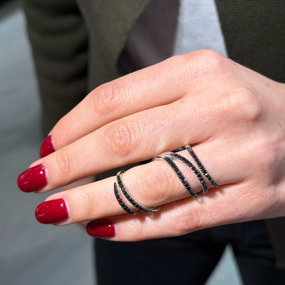 Anello Snodato Vortice Diamanti Black