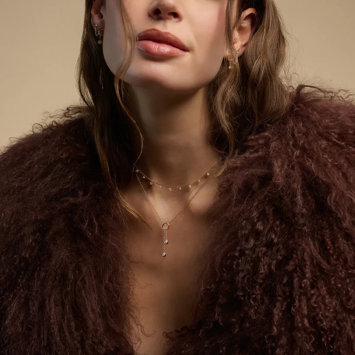 Petite boucle d'oreille en diamants noirs