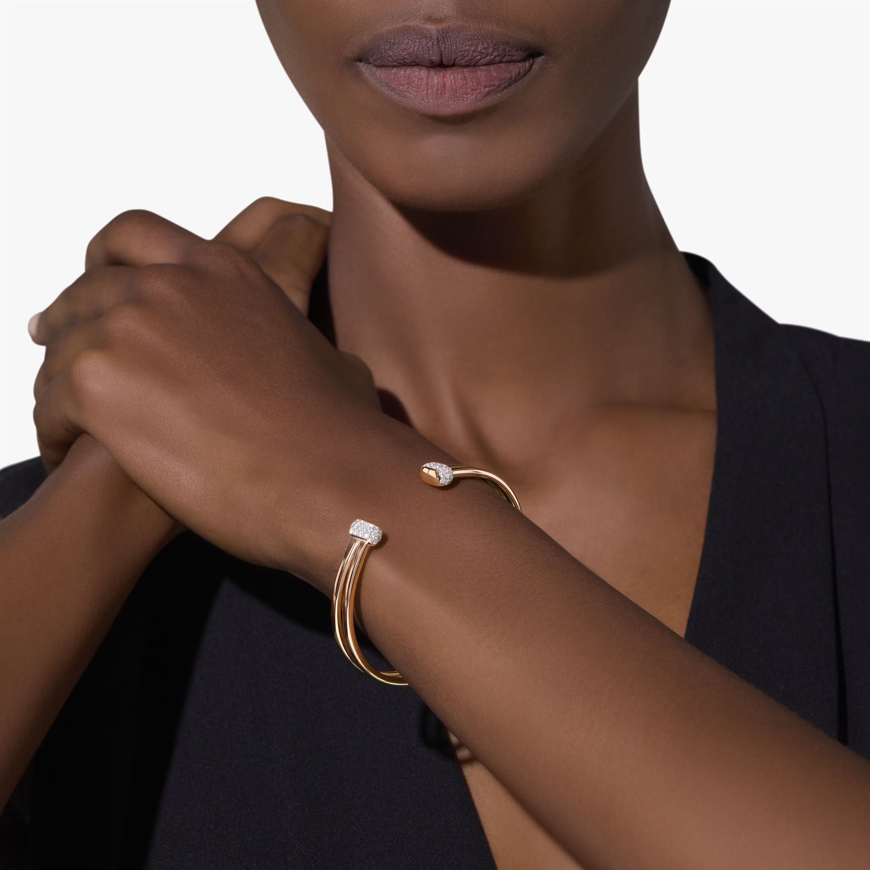 Pom Pom Dot Bracelet in White and Grey Mother of Pearl